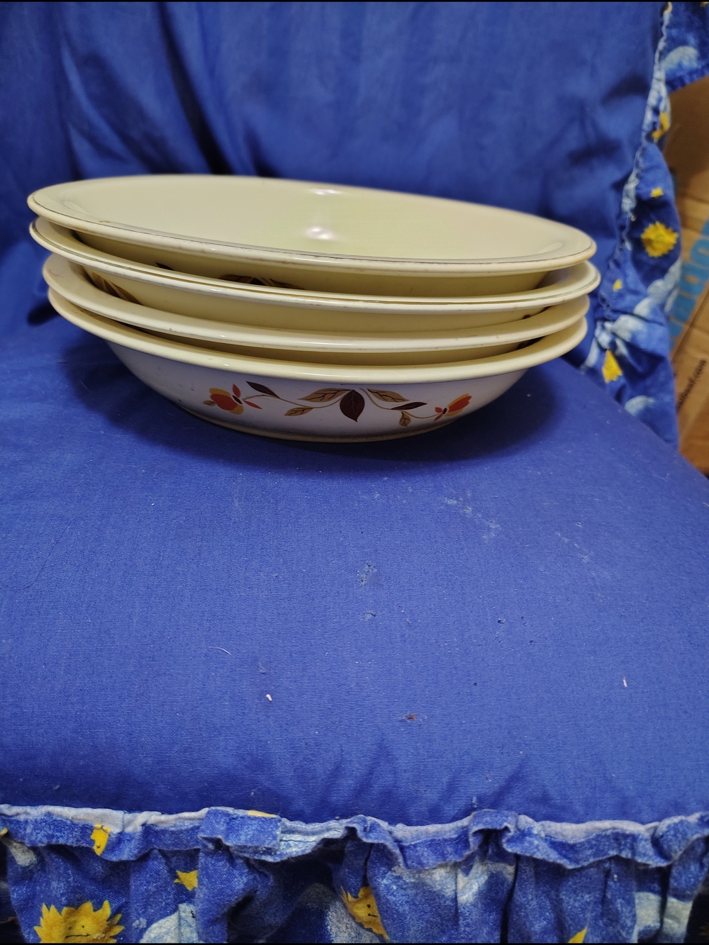 Vintage Hall autumn leaf Pie Plate